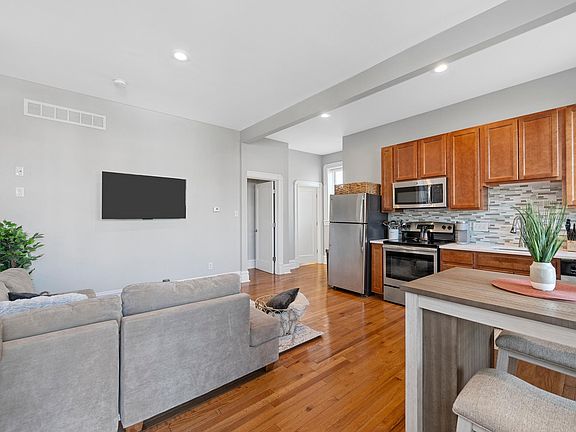 3rd image of 4467 Gibson Ave #1