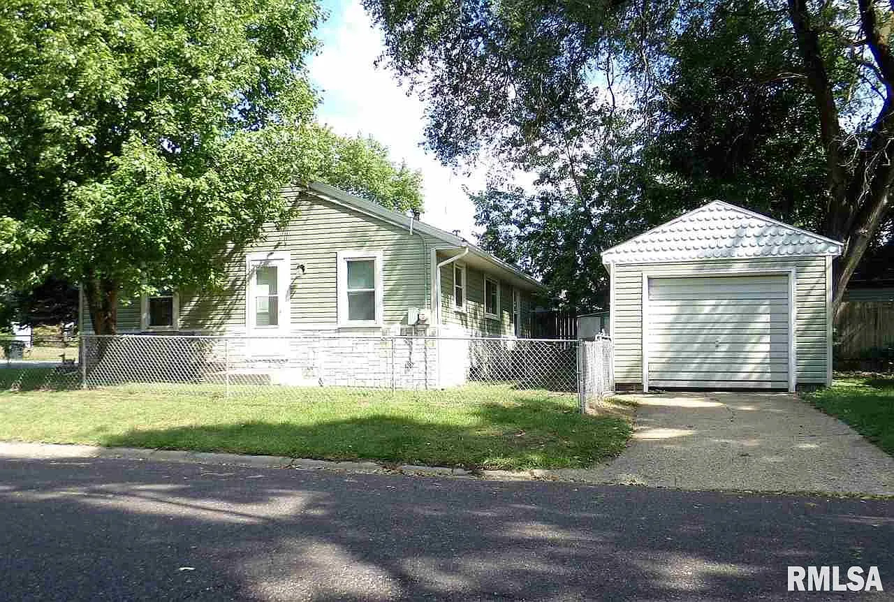 1500 Fisher St photo 1