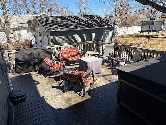 5th image of 127 3rd St NW