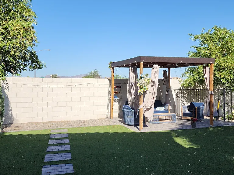 6424 N Florence Ave — Photo 36