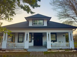 100 S West St, Weimar, TX 78962