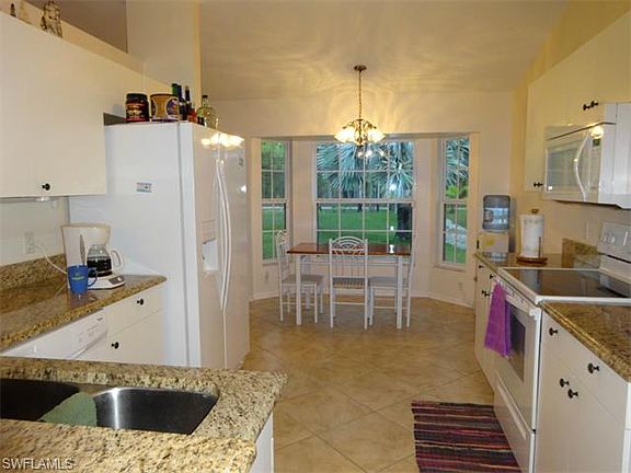 4th image of 2665 27th Ave NE