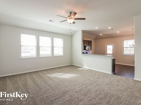 3rd image of 601 Turtle Dove Dr