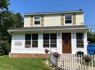 17383 Snyder Rd, Chagrin Falls, OH 44023