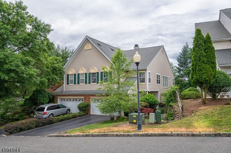 1st image of 134 Warbler Dr