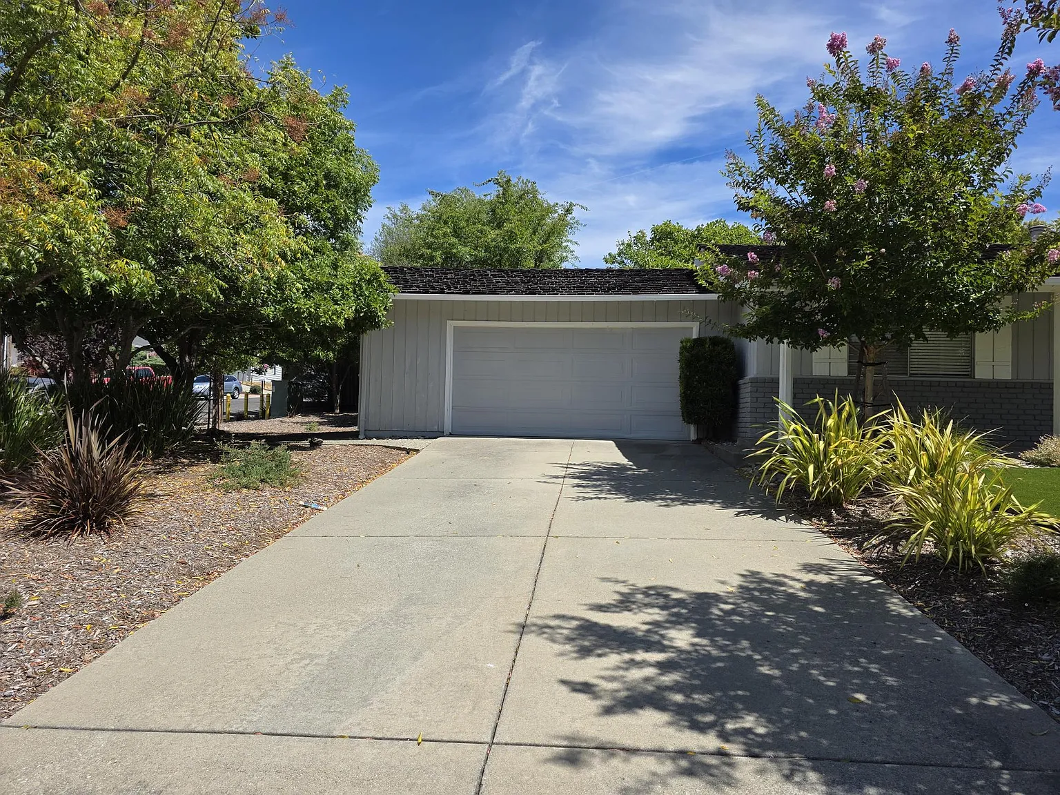 4 bed, 2.0 bath, 1632 sqft, $5,800 — Photo 4