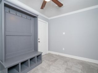104 Royal Ct, Friendswood, TX 77546