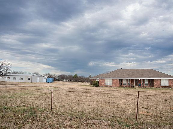 Fully fenced and gated