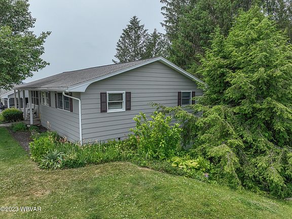 5th image of 1203 N Hillview St