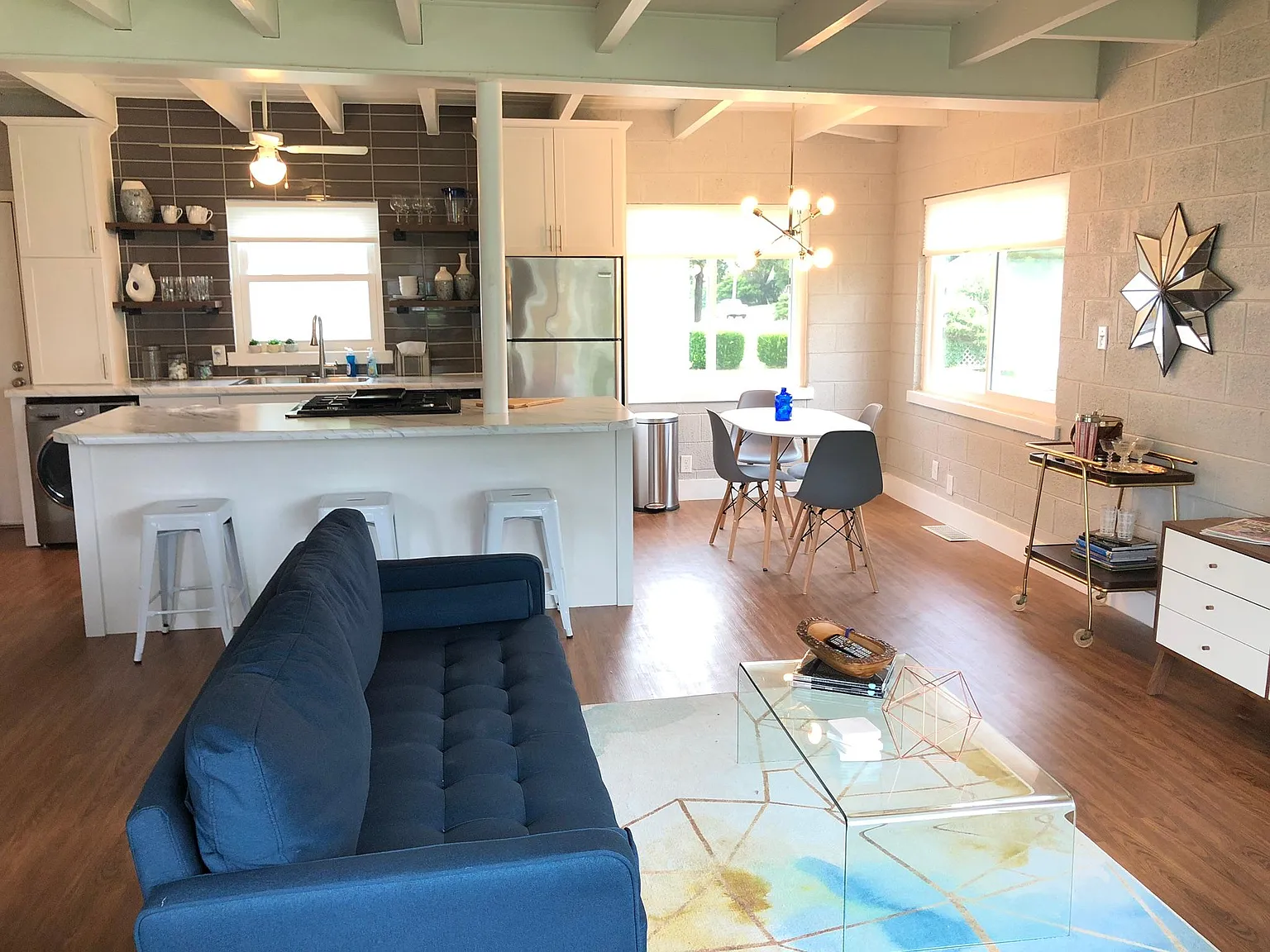 2 bed, 872 sqft, $1,399 — Photo 2