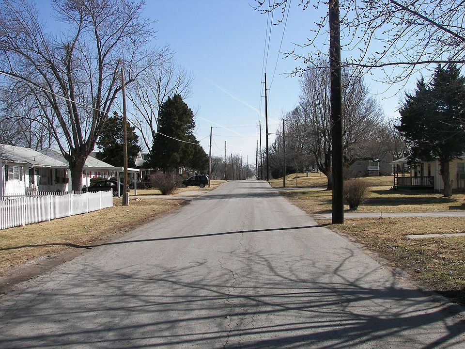 2nd image of 3213 Farrow Ave