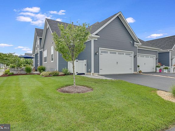 5th image of 217 Heritage Blvd