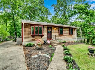 18 Marion Rd, Middleboro, MA 02346