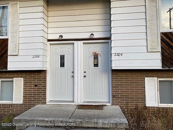 3rd image of 2204/2206 Dean Ave