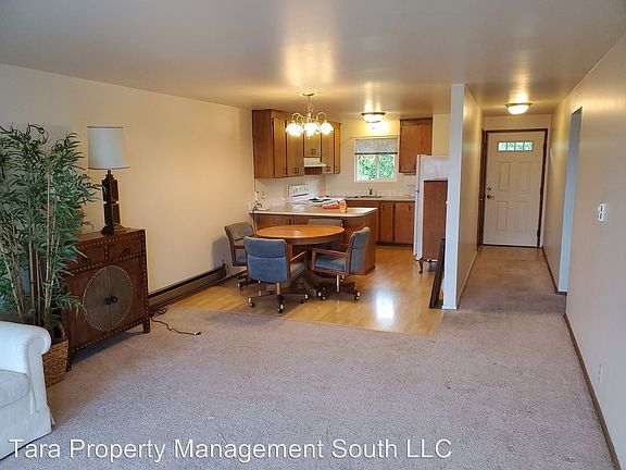 3rd image of 515 Luhn Ave APT 202
