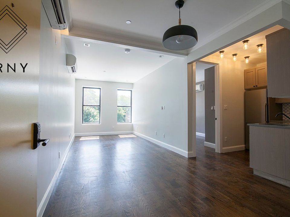 2nd image of 226 Manhattan Ave #4B