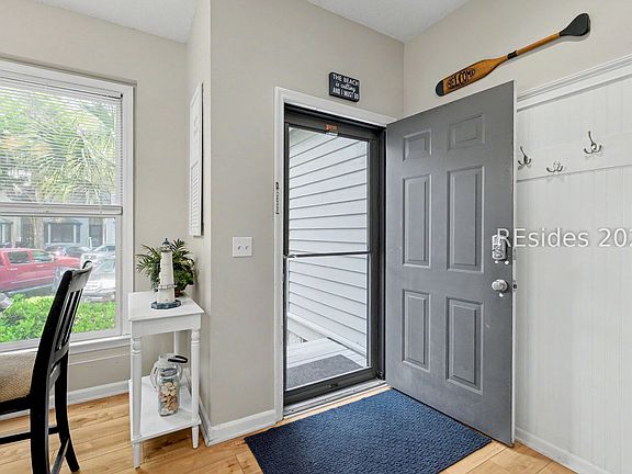 3rd image of 19 Lemoyne Ave APT 39
