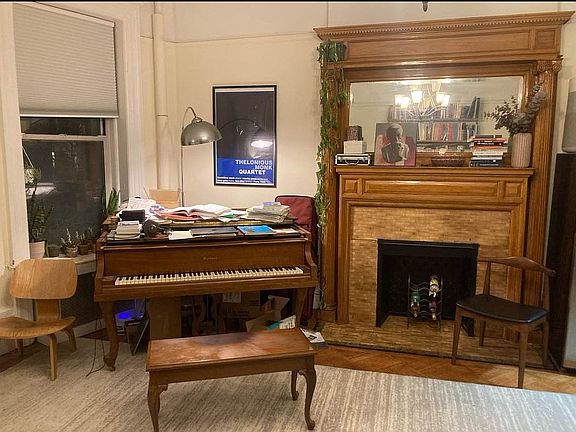 3rd image of 249 W 102nd St APT 3A