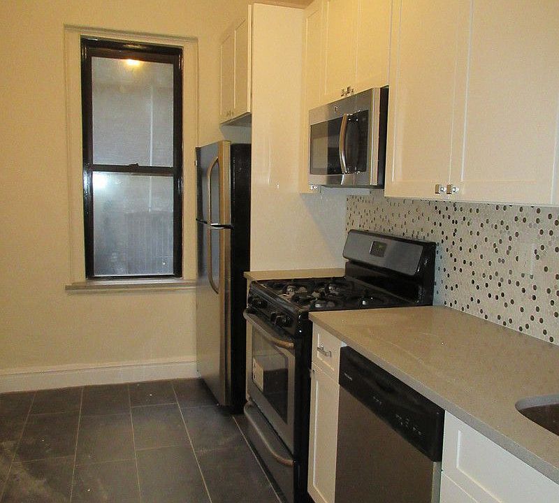2nd image of 334 Eastern Pkwy APT 4D