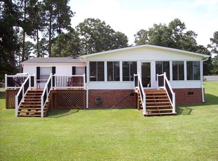 1087 Hobbs Dr, Summerton, SC 29148