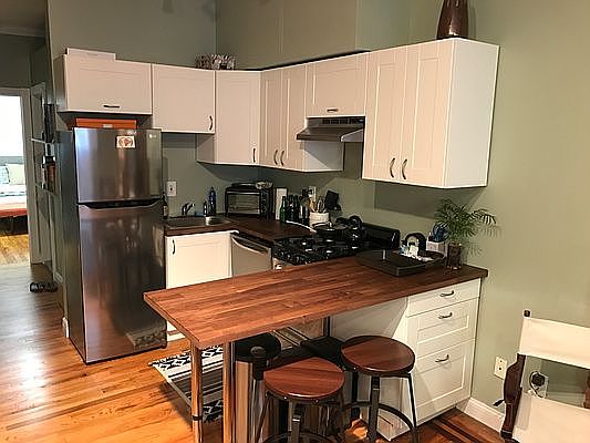 4th image of 111 W 95th St #3
