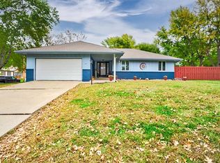 201 SE Westwind Dr, Lees Summit, MO 64063