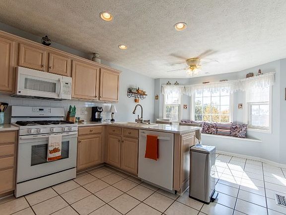 4th image of 162 Mulberry Ln