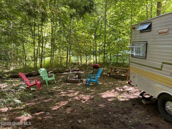 6075 Woodside Road, Galway, NY 12074