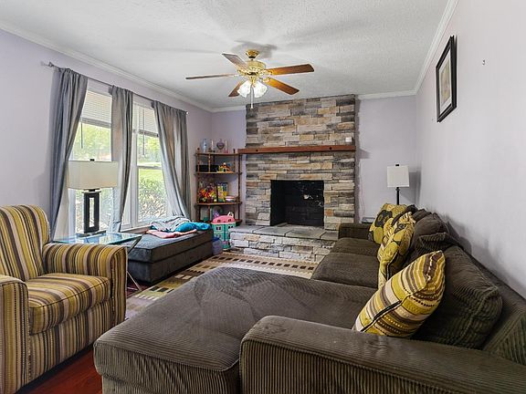 3rd image of 108 Buckingham Dr