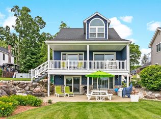 5786 Bullard Rd, Fenton, MI 48430