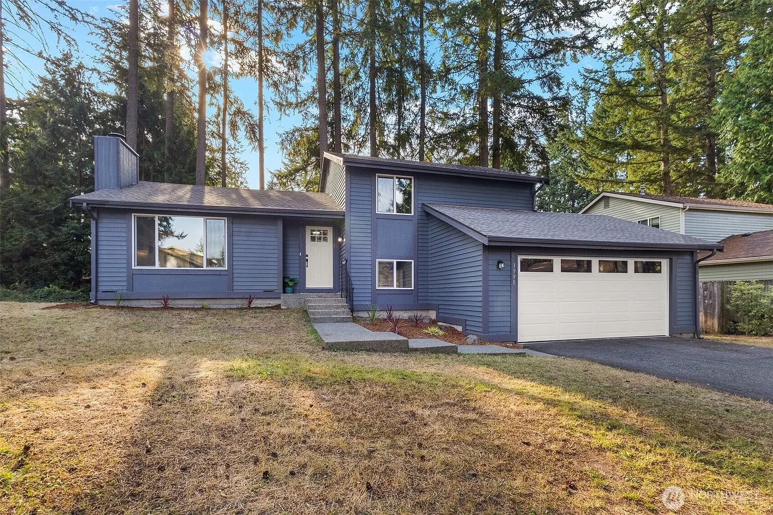 3990 SE Cameron Place photo 1