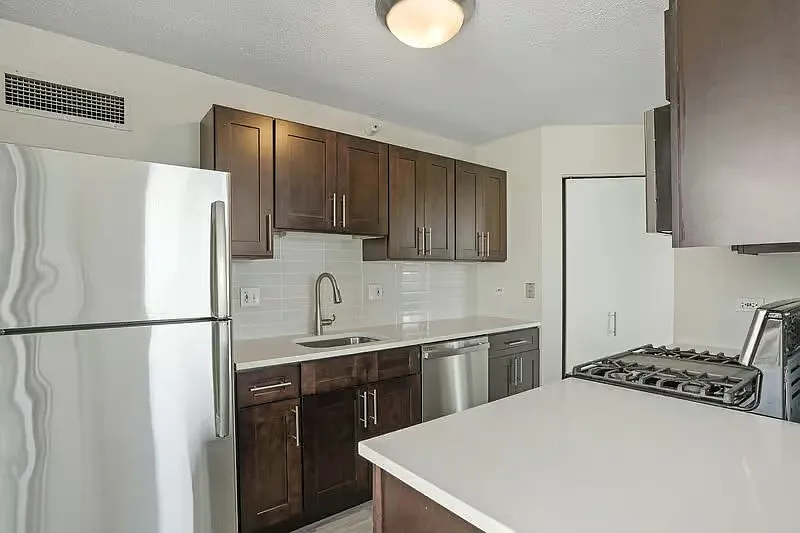 2 bed, 1210 sqft, $4,092 — Photo 3