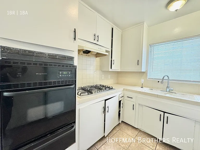 214 E Hazel St #2 — Photo 5