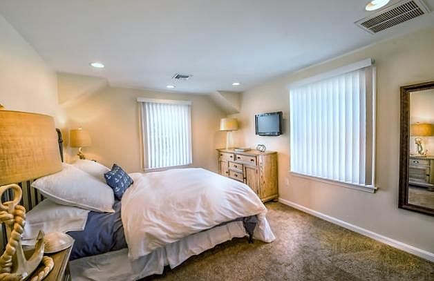 1st image of 131 Lake Erie St #121-C
