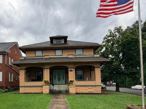 1025 W King St, Martinsburg, WV 25401