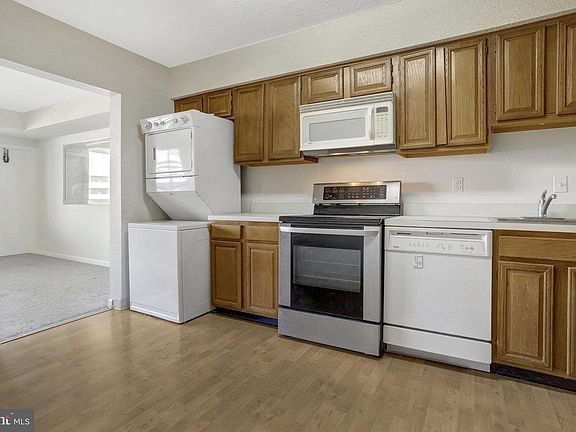 3rd image of 3709 S George Mason Dr APT 1115