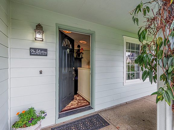 4th image of 8811 NE 164th Ave
