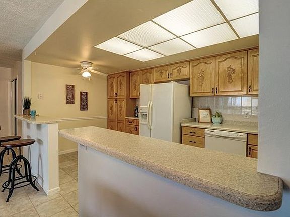 2nd image of 830 S Gulfview Blvd APT 606