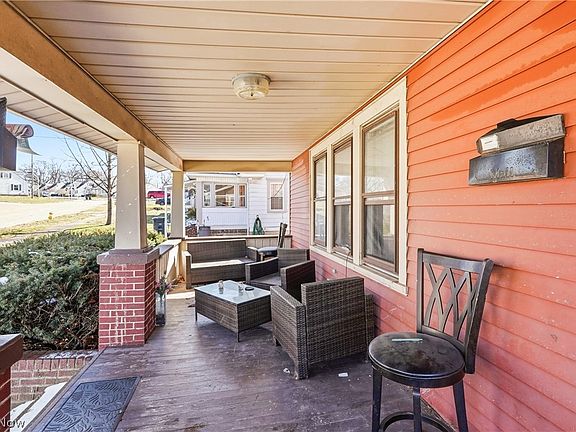 3rd image of 1820 Malasia Rd