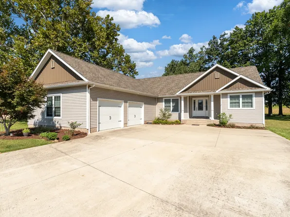 1732 Heritage Ct, Carterville, IL 62918