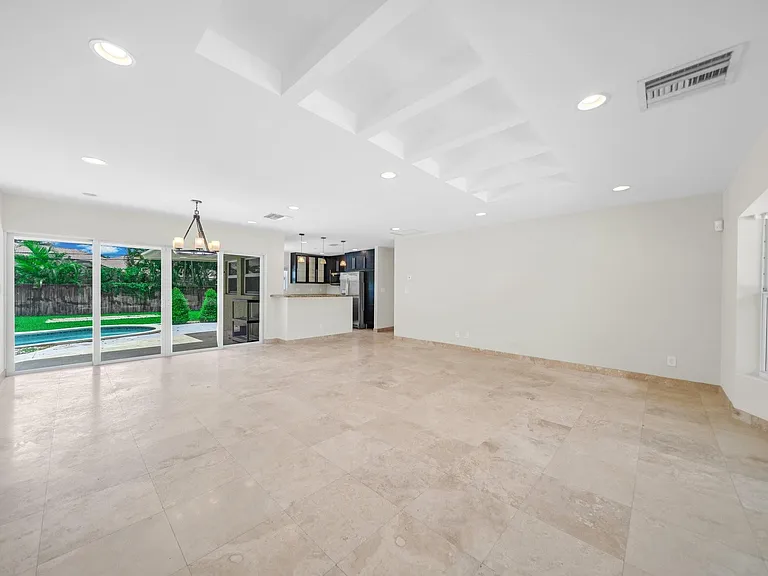 4021 Bayview Dr — Photo 12