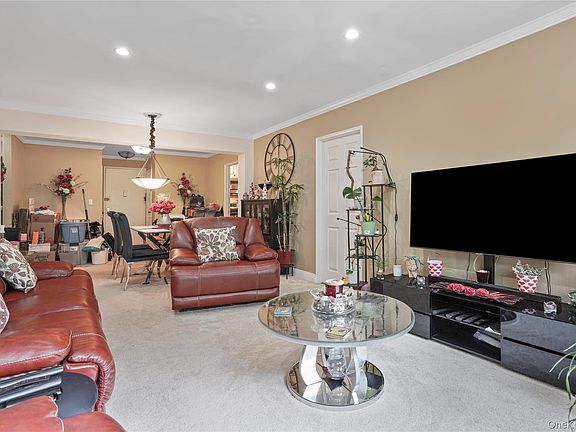 3rd image of 5 Sadore Ln #5R