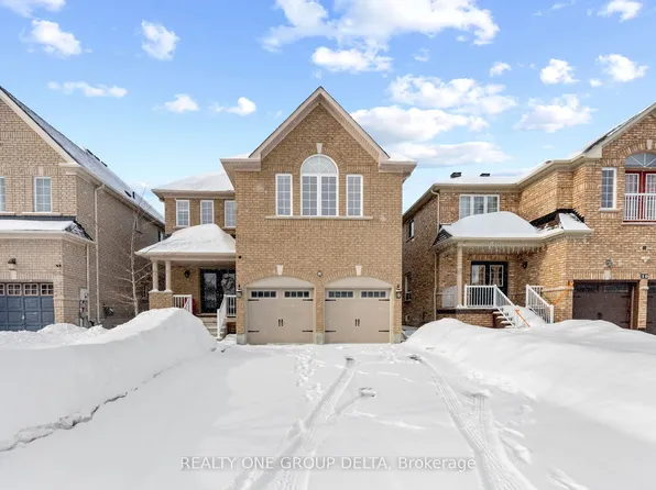 8 Charlemagne Ave, Barrie, ON L4M 0A9