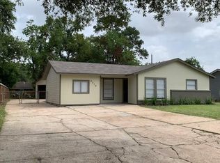 9219 Oak Knoll Ln, Houston, TX 77078