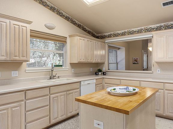 4th image of 1252 Victory Ln