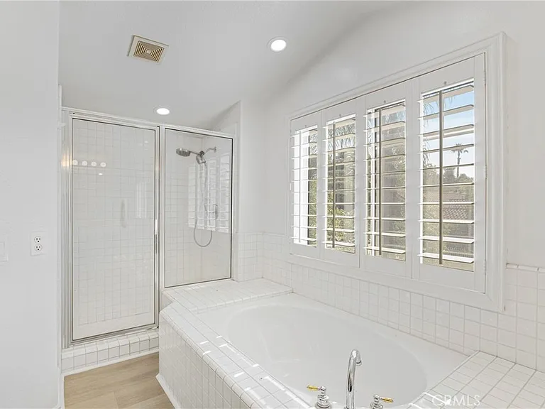 20871 Betron St — Photo 22