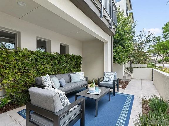 5th image of 16246 Camden Cir