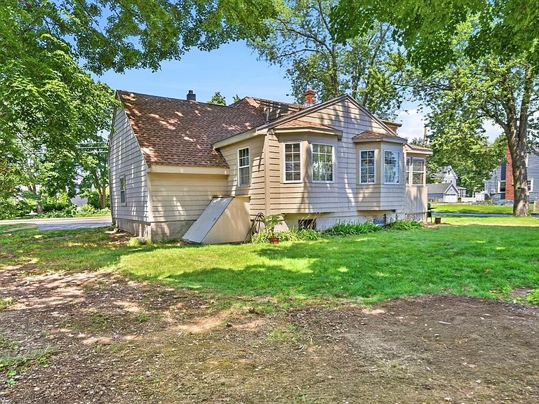 Listing photo 5