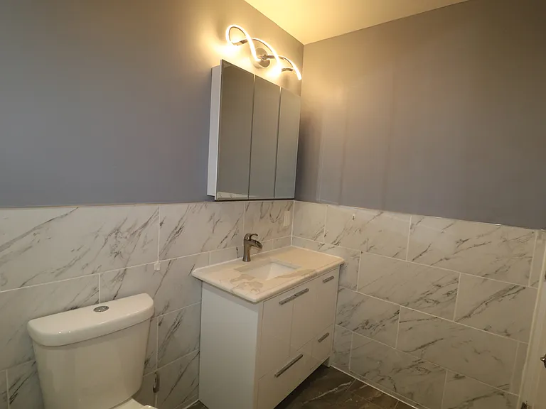 73 Franklin Ter #2 — Photo 24