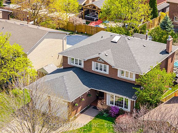 3rd image of 1090 Vanier Dr